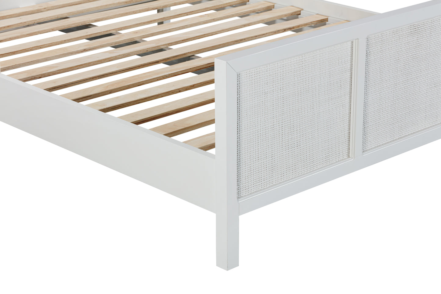 LLOYD KINSIZE BEDSTEAD WHITE RATTAN