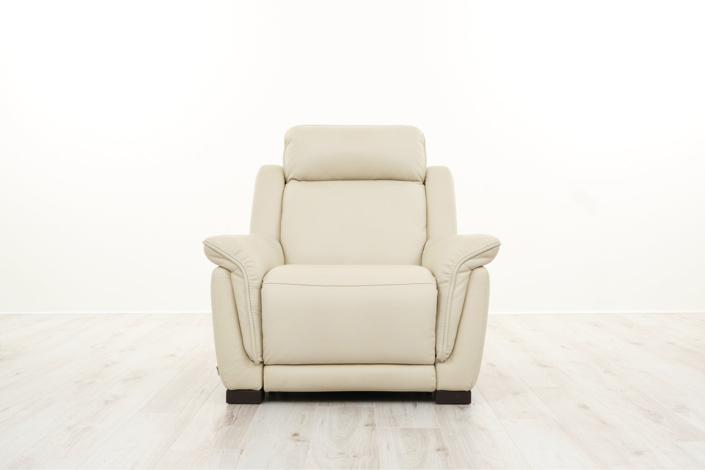 RICO ARMCHAIR