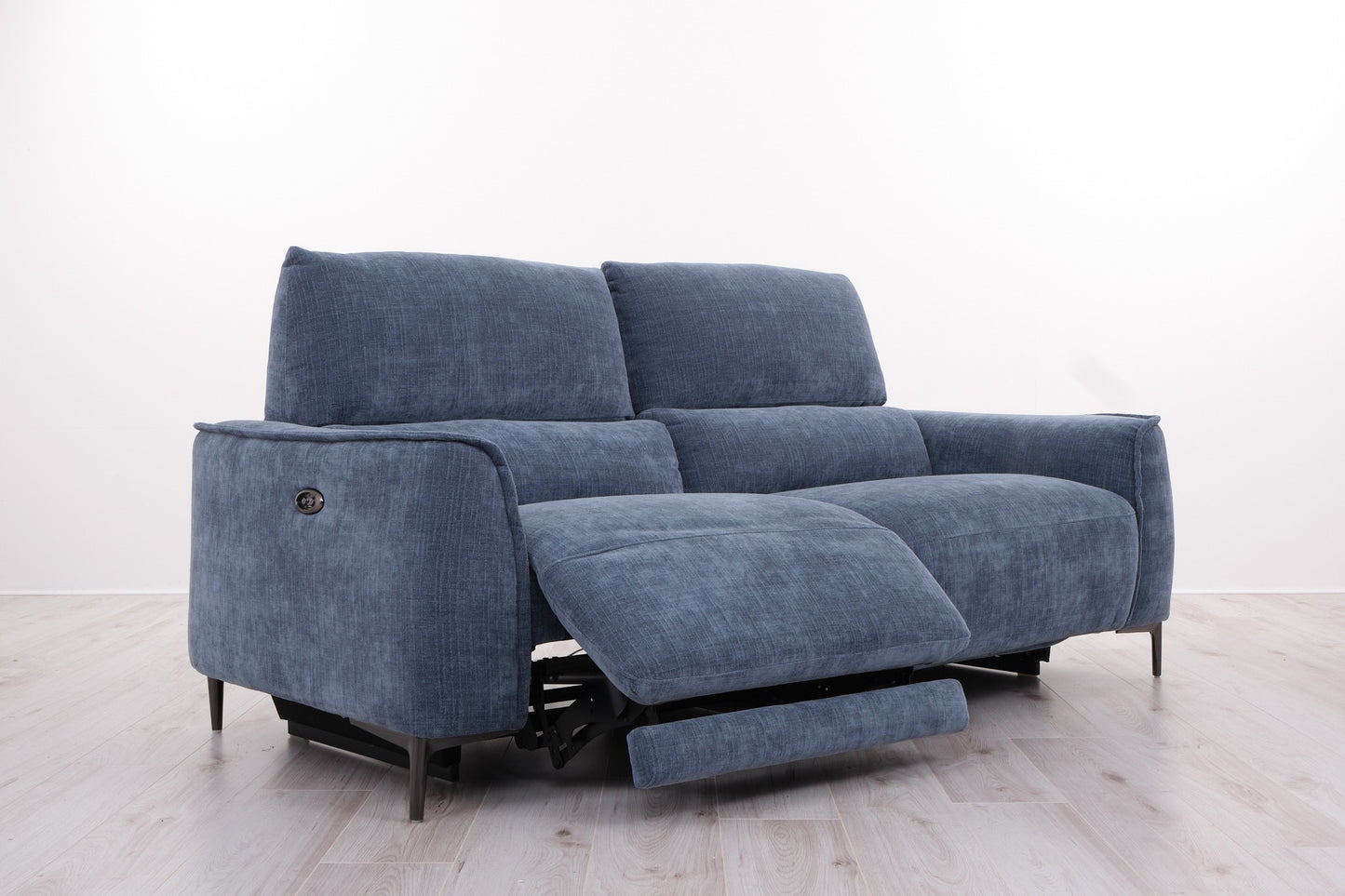 TRAVIS SMALL 2.5 SEATER ELECTRIC RECLINING SOFA